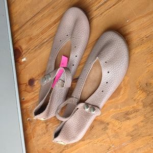 Duchess and Fox women's Mary Janes sz 7